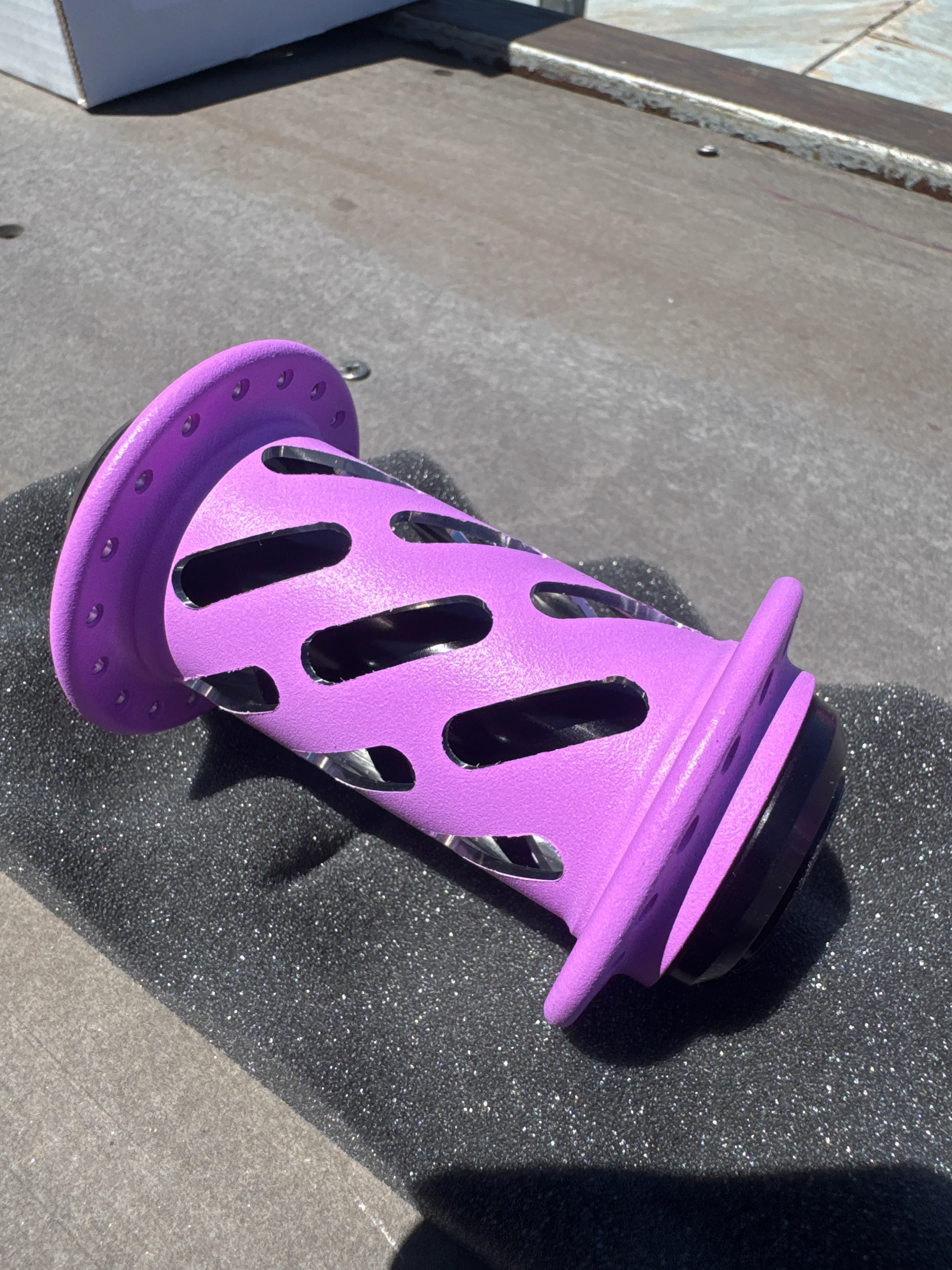 Onyx Hubs Cotm electricfied violet - Image 4