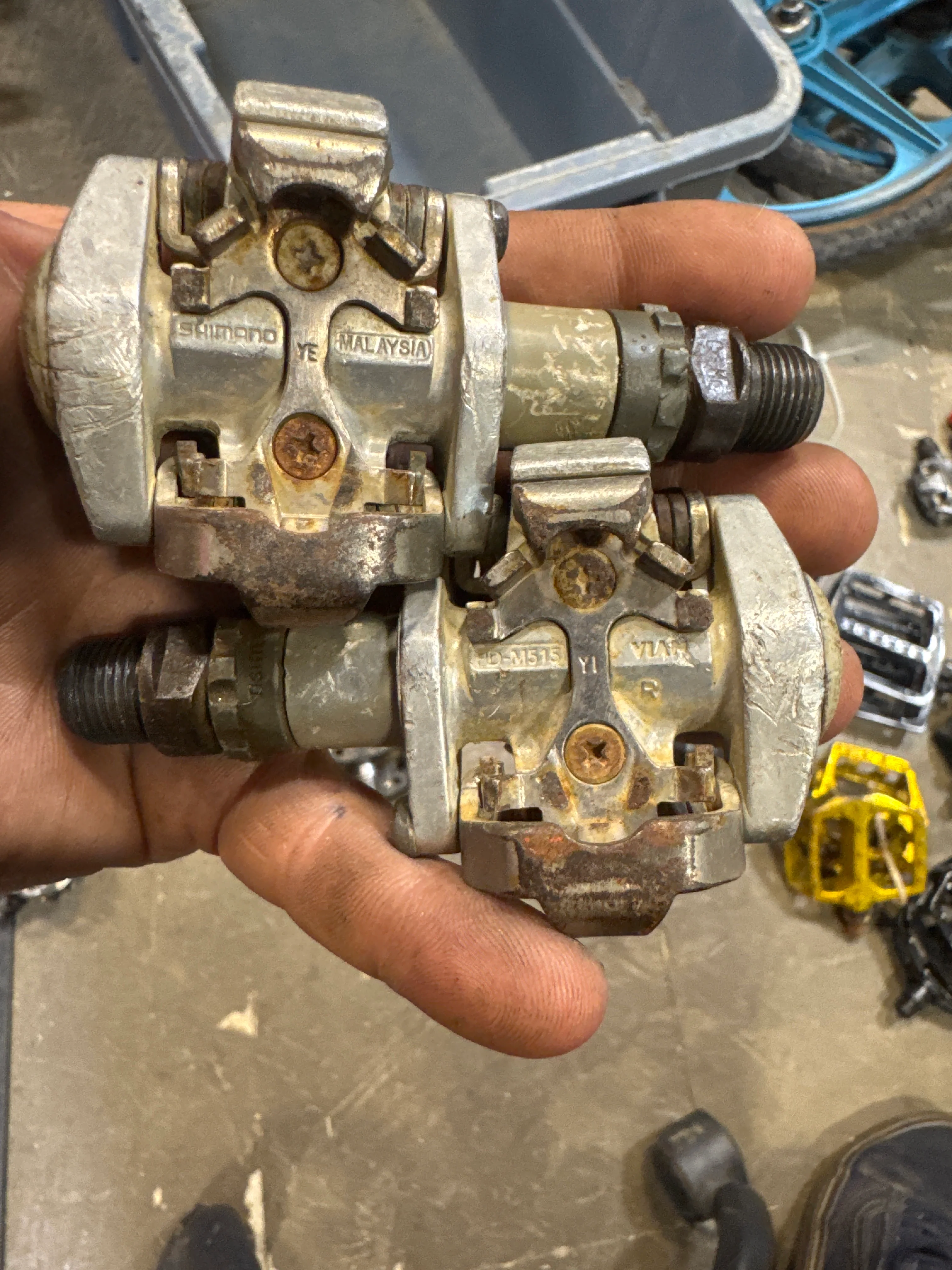 Shimano m515 clipless pedals